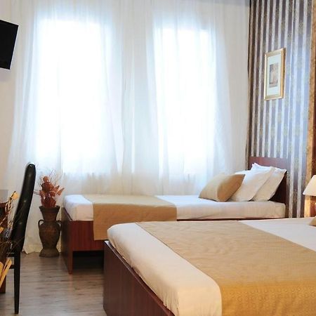 Hotel Royal Skopje Ruang foto